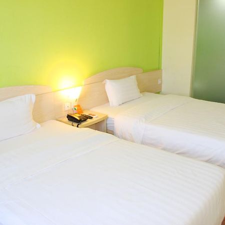 7Days Inn Zhongshan People'S Hospital Holiday Square Exterior foto